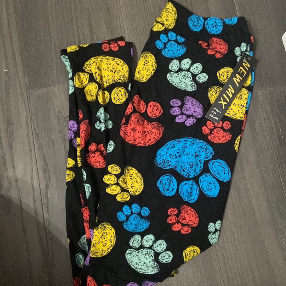 Paw print leggings